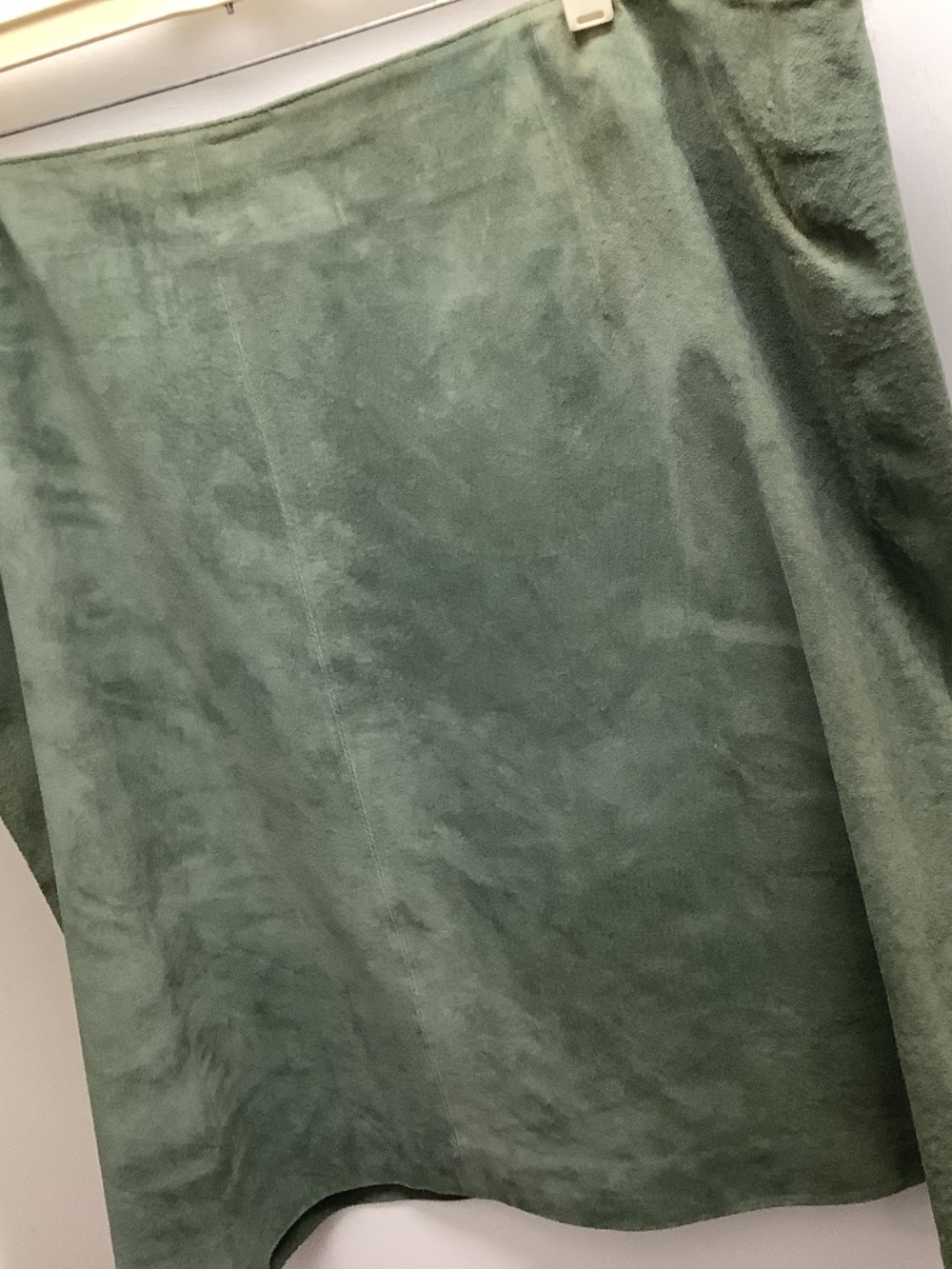 Plus size short suede-like material skirt half zipper in back. No elastic.